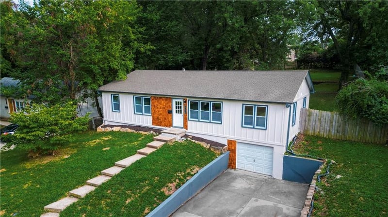 9425 67th Ter, Raytown, MO 64133