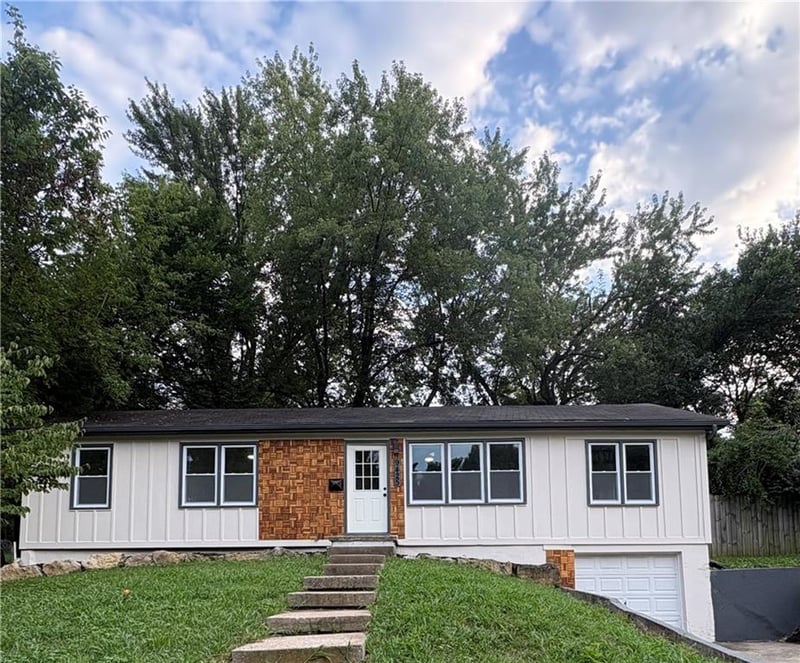 9425 67th Ter, Raytown, MO 64133