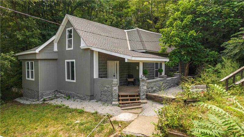 528 Caldwell St, Excelsior Springs, MO 64024