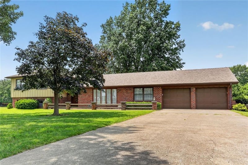 16904 Kentucky Rd, Belton, MO 64012