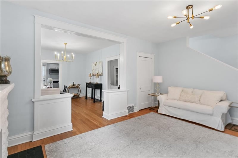 4004 Bell St, Kansas City, MO 64111