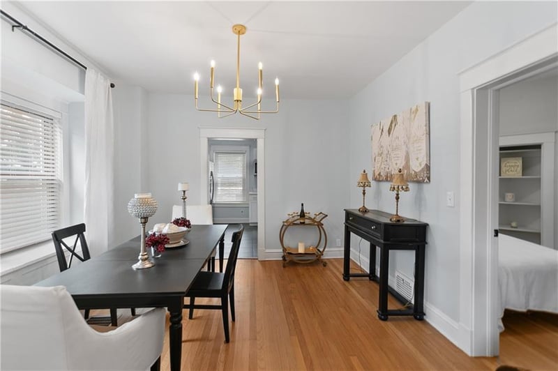 4004 Bell St, Kansas City, MO 64111