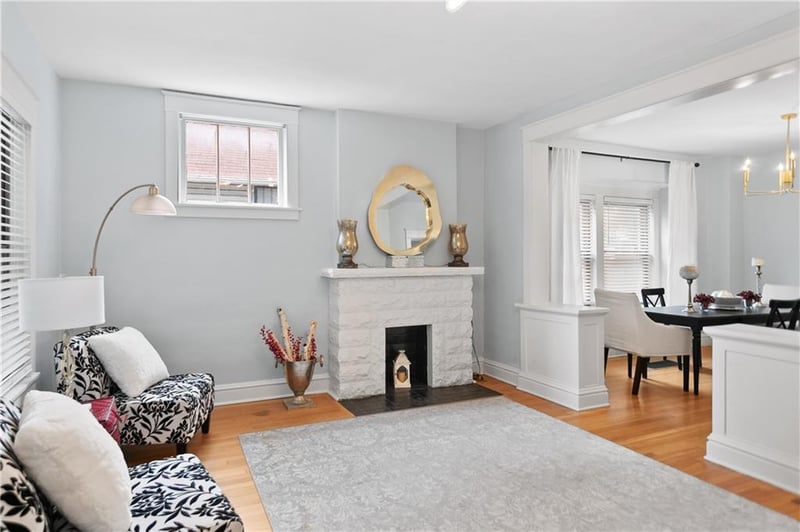 4004 Bell St, Kansas City, MO 64111