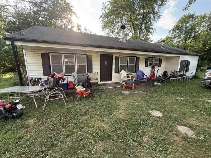 104 Main St, Chilhowee, MO 64733