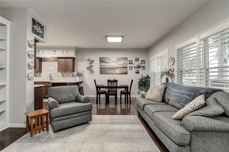 11721 S Roundtree #103 St #103, Olathe, KS 66061