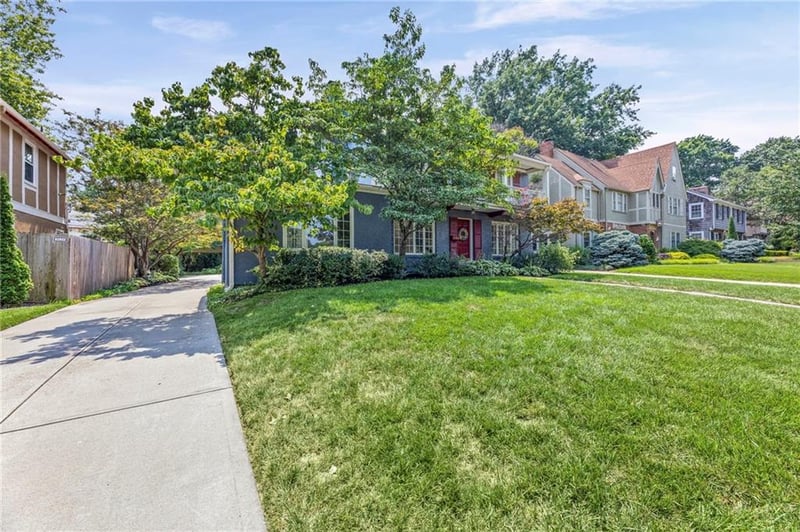 437 66th Ter, Kansas City, MO 64113