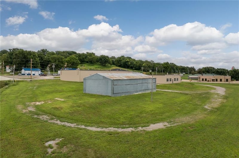 1313 State St, Mound City, MO 64470