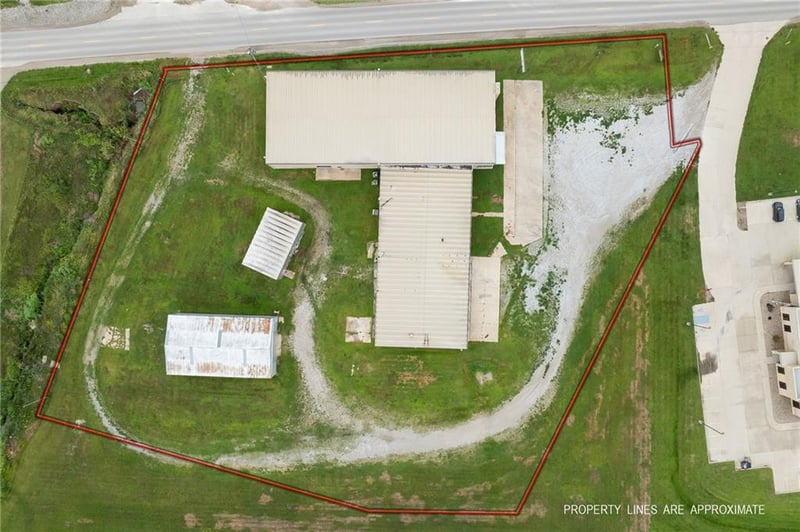 1313 State St, Mound City, MO 64470