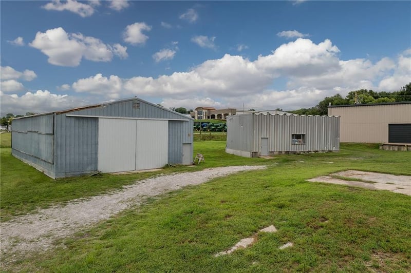 1313 State St, Mound City, MO 64470
