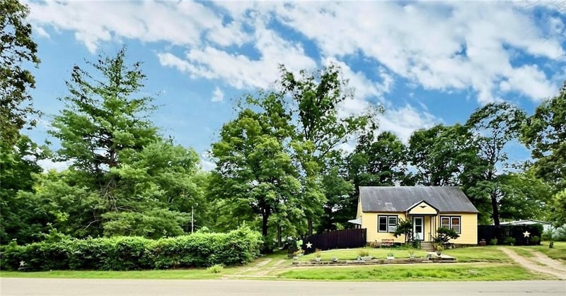 218 Joe Davis St, El Dorado Springs, MO 64744