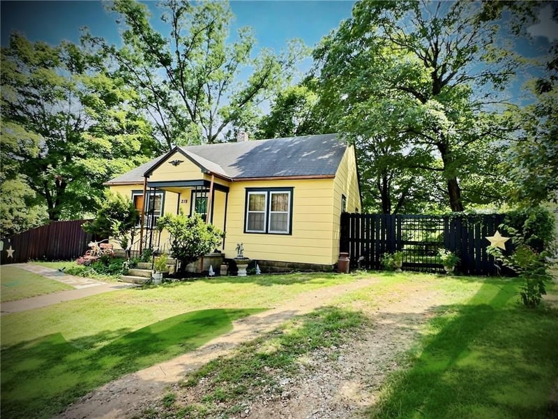 218 Joe Davis St, El Dorado Springs, MO 64744