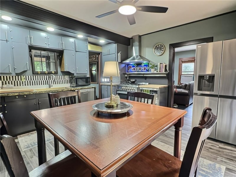 218 W Joe Davis St, El Dorado Springs, MO 64744