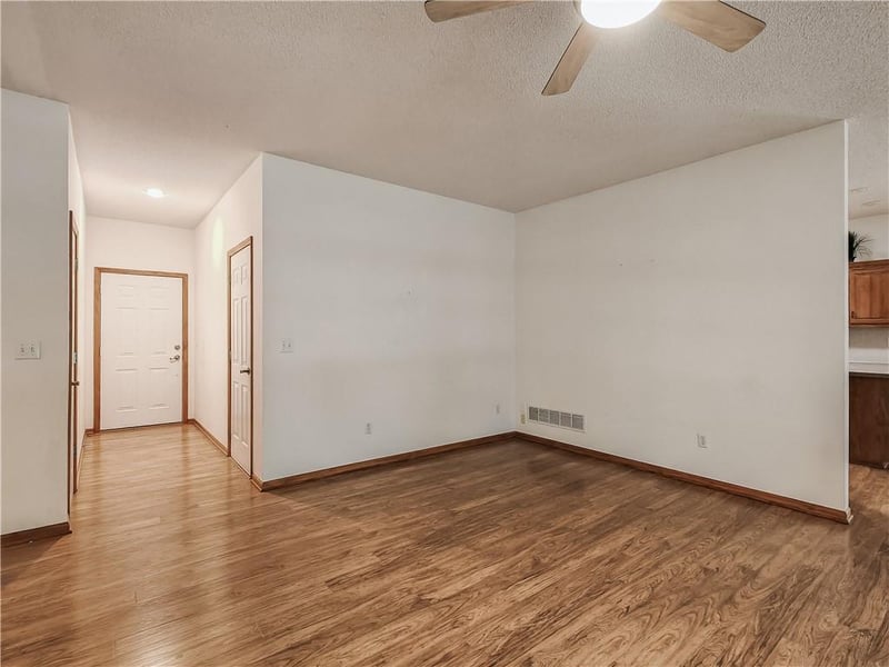 2425 Old Paint Rd, Lee's Summit, MO 64086