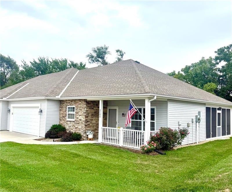 2105 113th Ter, Kansas City, KS 66109