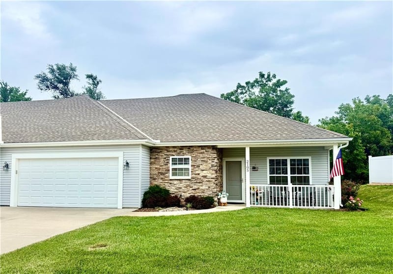 2105 113th Ter, Kansas City, KS 66109