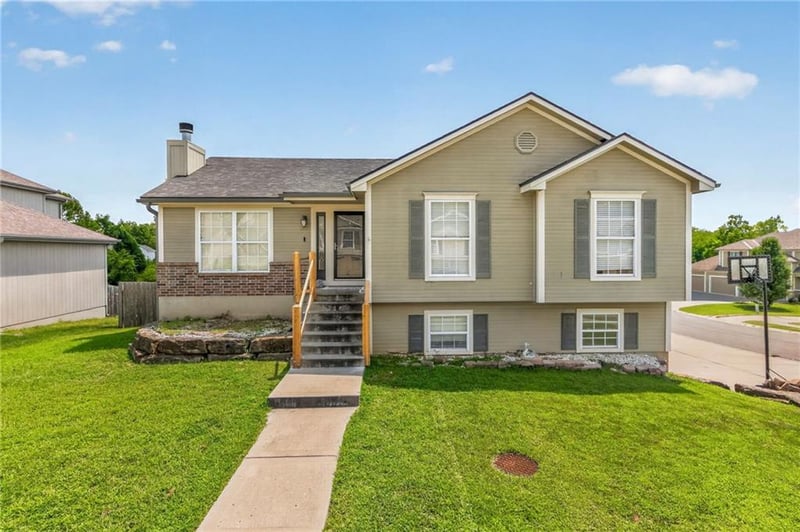 2021 Buckeye Ct, Excelsior Springs, MO 64024