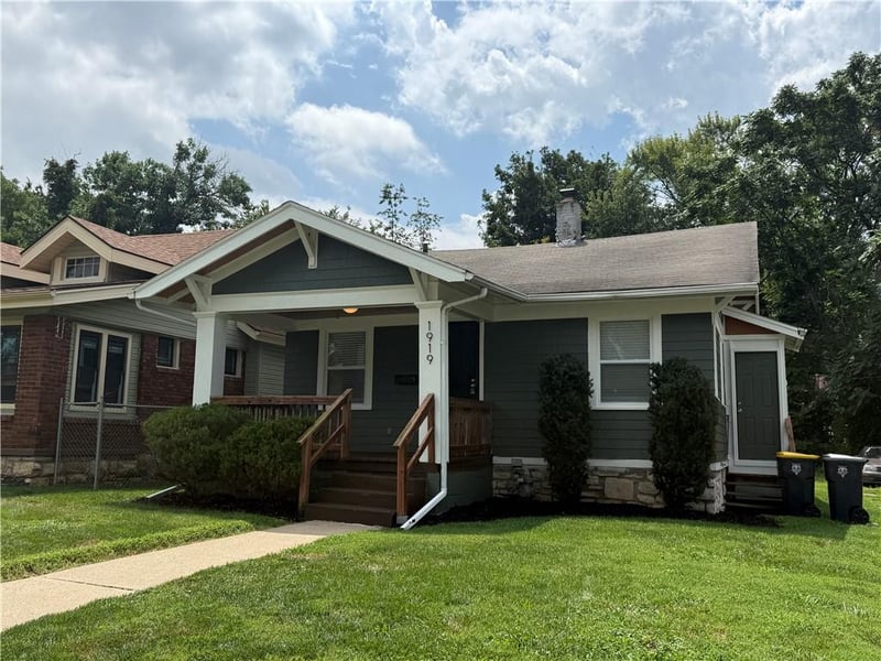 1919 71st Ter, Kansas City, MO 64132