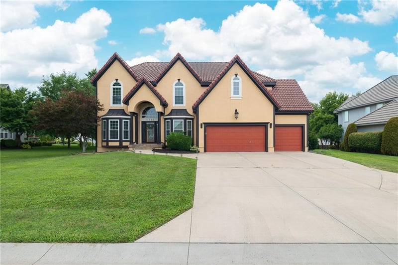 4232 Tremont Ct, Lee's Summit, MO 64064