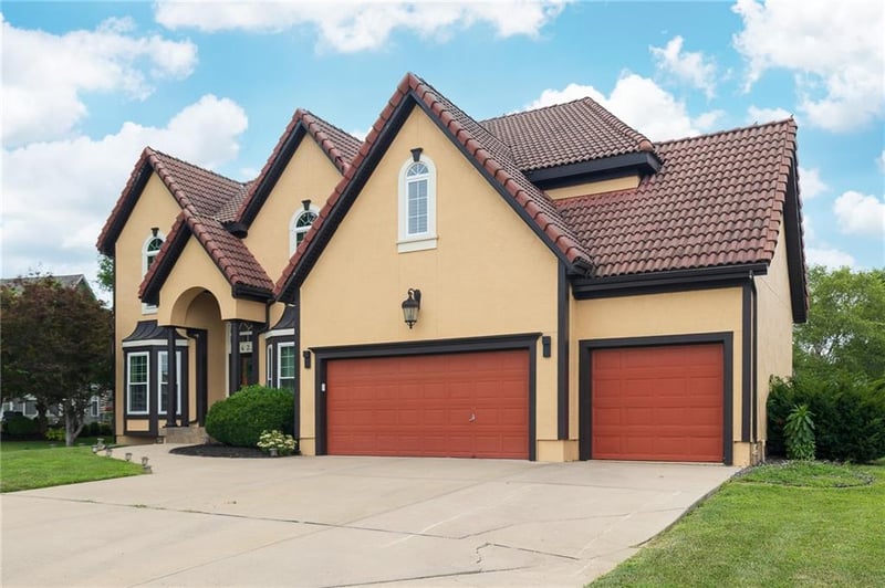 4232 Tremont Ct, Lee's Summit, MO 64064