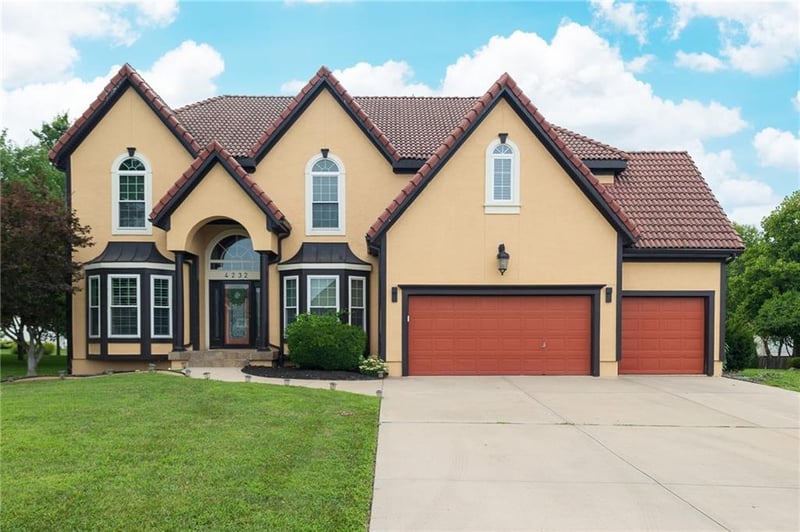 4232 Tremont Ct, Lee's Summit, MO 64064
