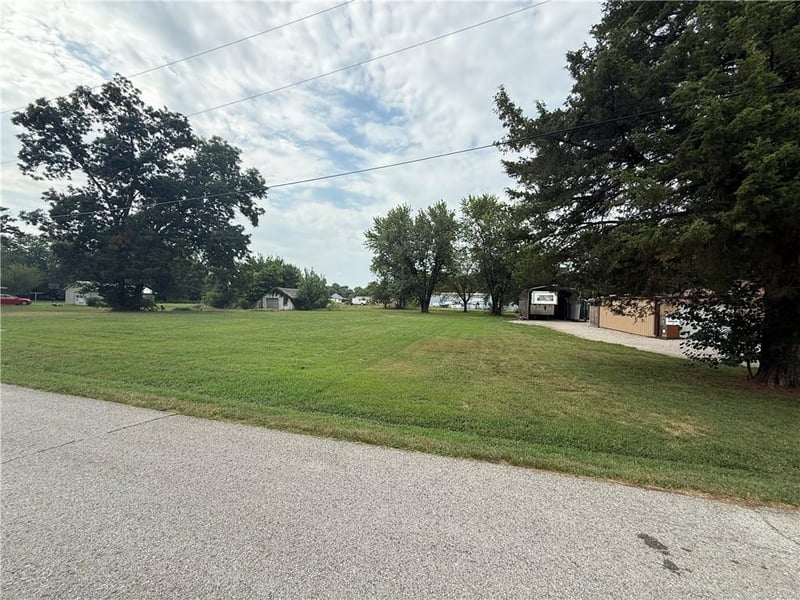 Perry St, Arma, KS 66762