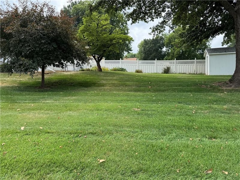 1210 Lipper Ave, Higginsville, MO 64037