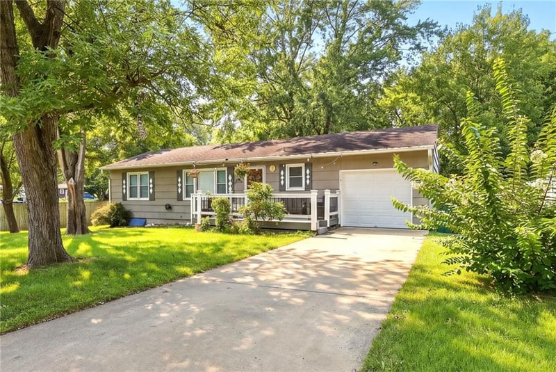 7306 Dearborn St, Overland Park, KS 66204