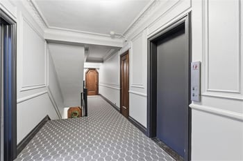 807 W 48th St #602, Kansas City, MO 64112