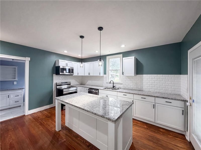 423 Missouri St, Liberty, MO 64068