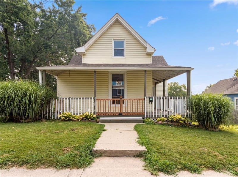 423 Missouri St, Liberty, MO 64068