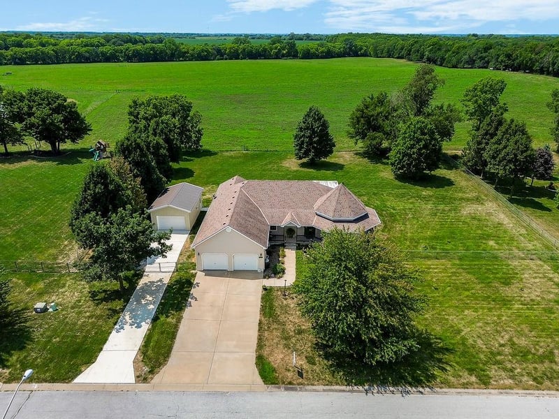 7368 Karen Rd, Trimble, MO 64492