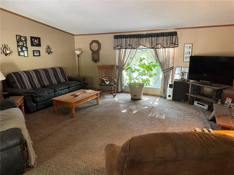 25 El Dorado Ln, Linn Valley, KS 66040