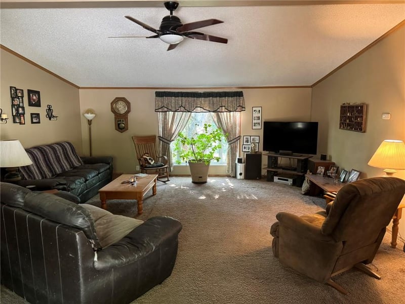 25 El Dorado Ln, Linn Valley, KS 66040
