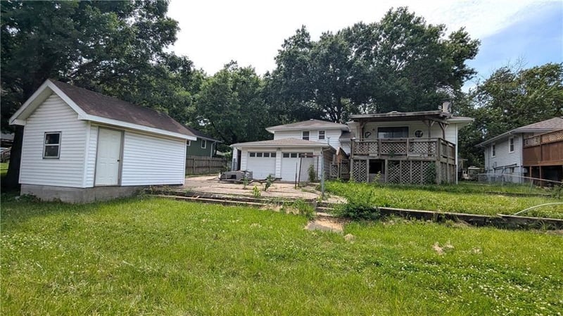 1209 Madison St, Lee's Summit, MO 64081