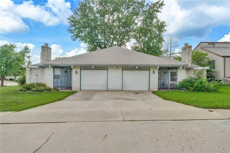 3565 Cambridge Ave, Topeka, KS 66614