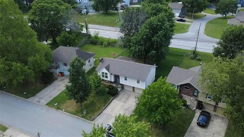3008 S Bryn Mawr Dr, Independence, MO 64057