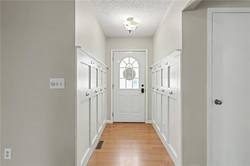 17 Sandi Cir, Dearborn, MO 64439