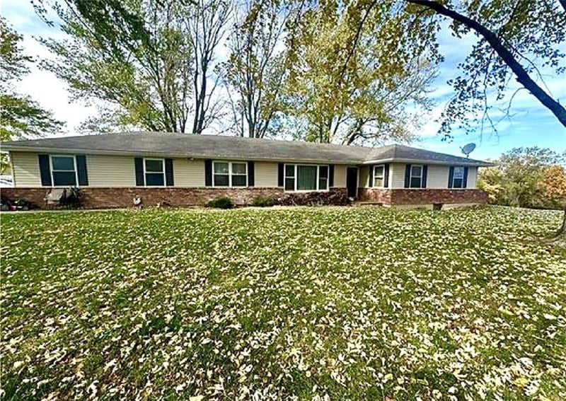 740 1101st Rd, Holden, MO 64040