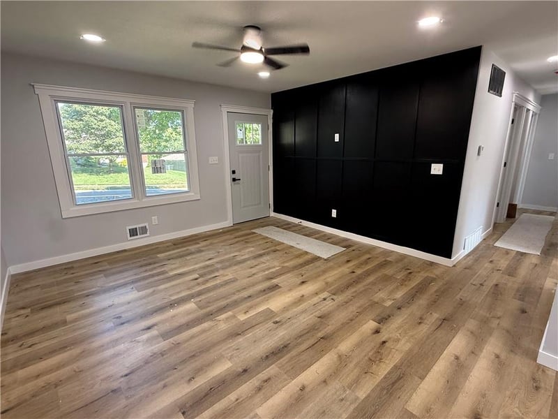 16917 E Cogan Rd, Independence, MO 64055
