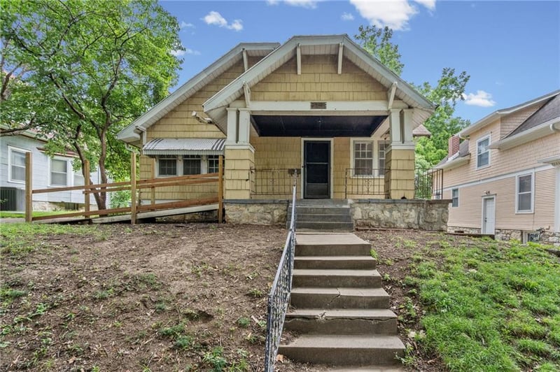 4219 Terrace St, Kansas City, MO 64111