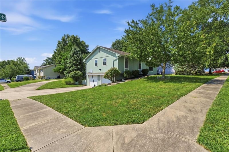 503 Mill Ct, Belton, MO 64012