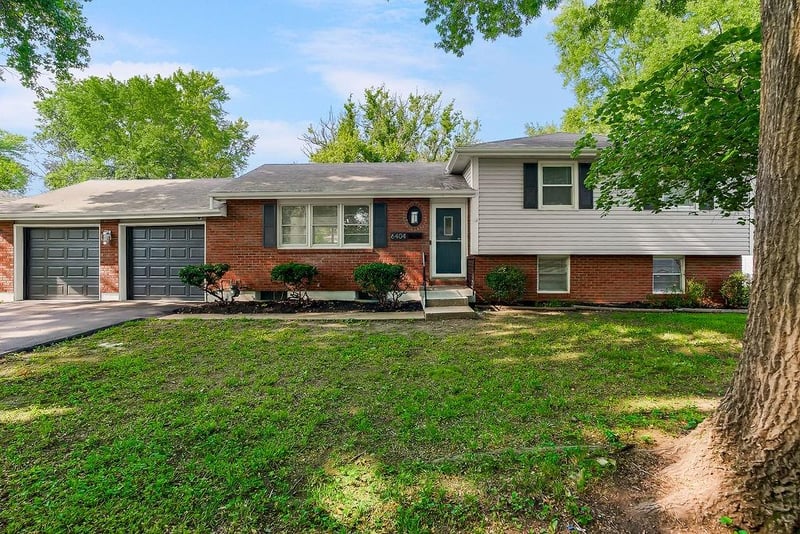 6404 133rd Ter, Grandview, MO 64030