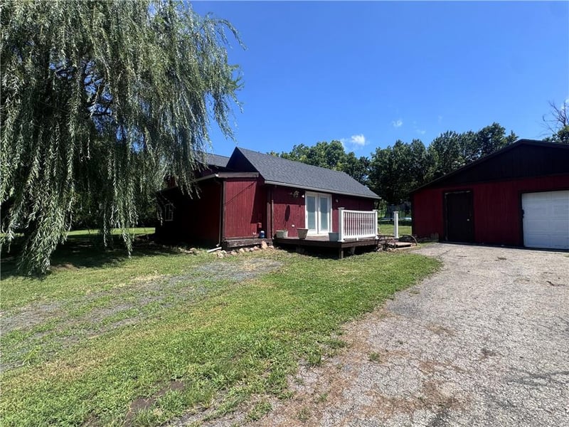 909 Linn St, Valley Falls, KS 66088