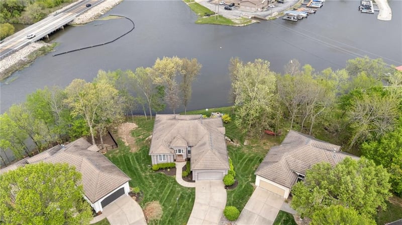 124 Teton Rg, Lake Winnebago, MO 64034