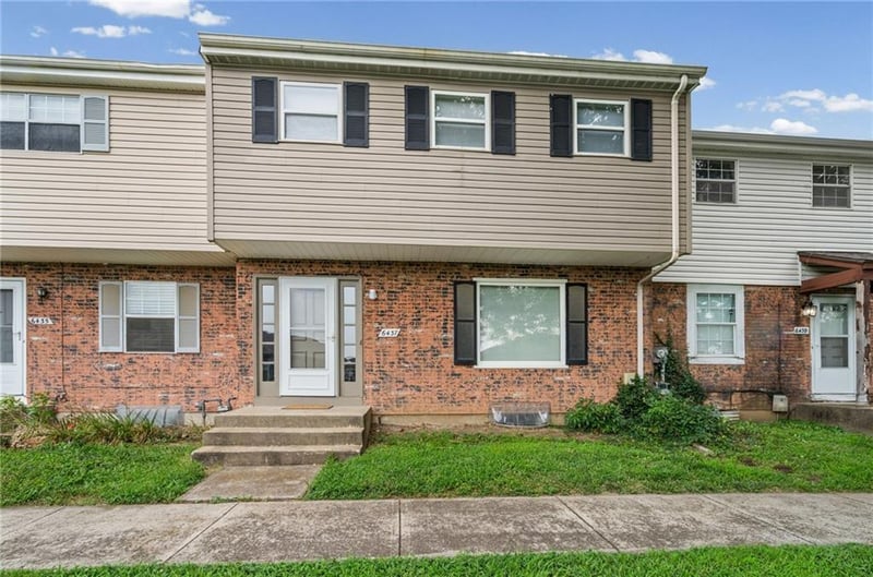 6437 127th St, Grandview, MO 64030