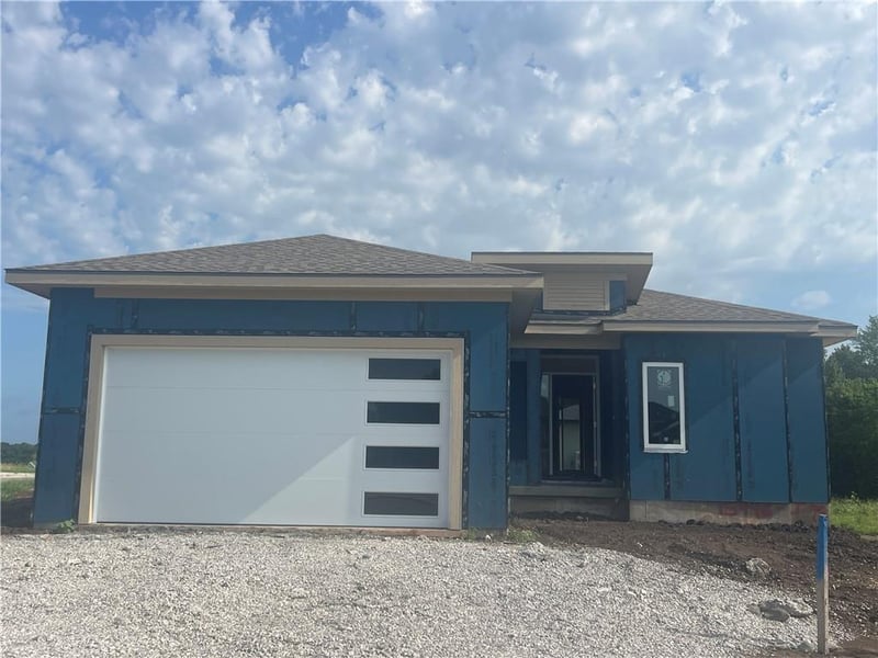15446 161st St, Olathe, KS 66062