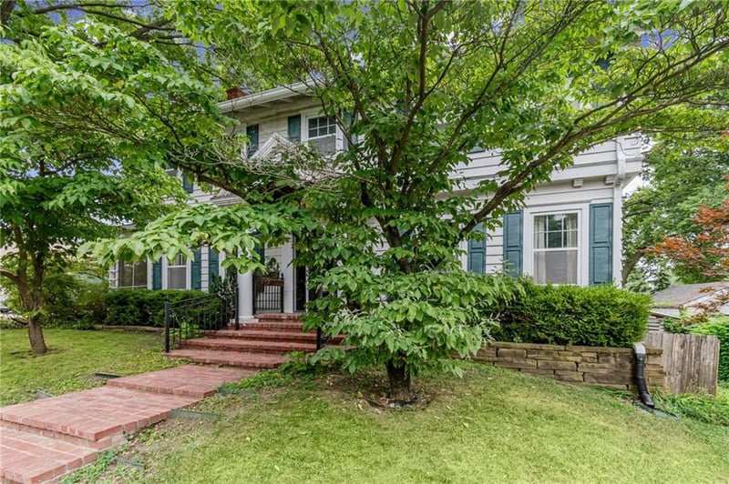 201 1st St, Carrollton, MO 64633