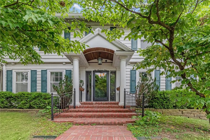 201 1st St, Carrollton, MO 64633