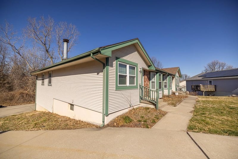 1620 - 1622 Swope Dr, Independence, MO 64057