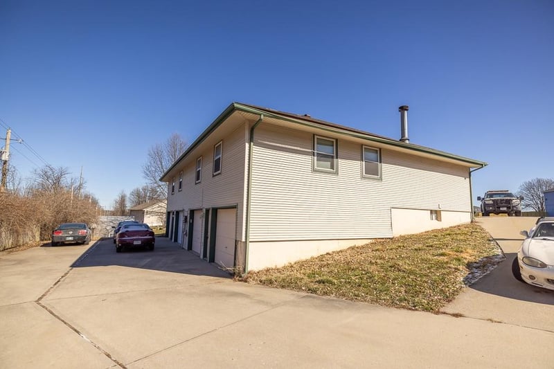 1620 - 1622 Swope Dr, Independence, MO 64057